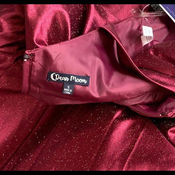 Beautiful sparkly dress by Dear Moon - Picture 4 of 5